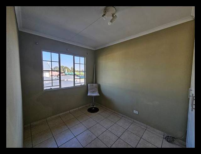 3 BEDROOM APARTMENT FOR SALE IN BOKSBURG WEST